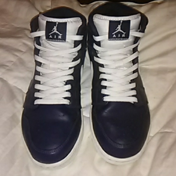 Jordan 1 - Picture 2 of 8